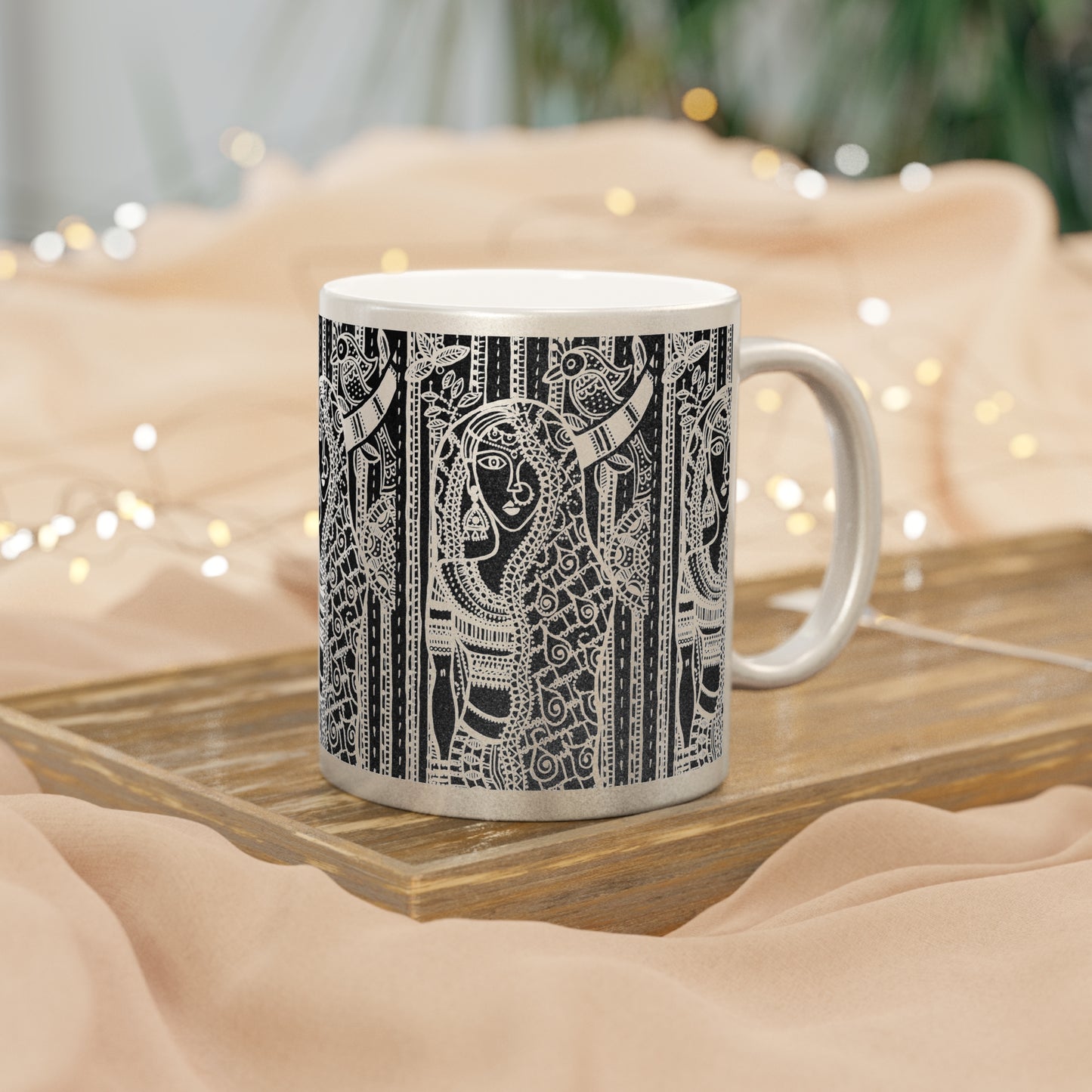 Elegant Metallic Mug with Intricate Design - Silver/Gold
